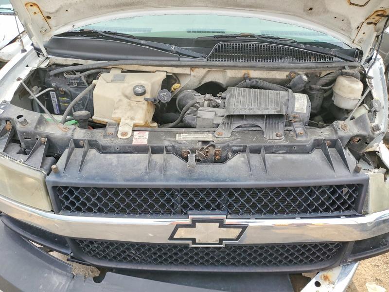 2005 Chevrolet Express Delivery Truck