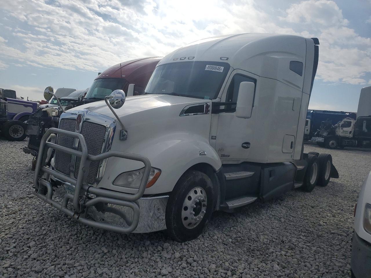 2015 Kenworth T680 Semi Truck