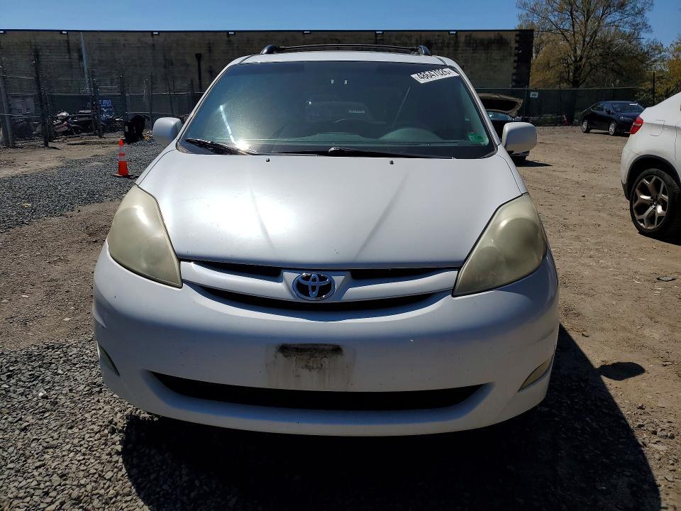2007 Toyota Sienna xle 7-passenger