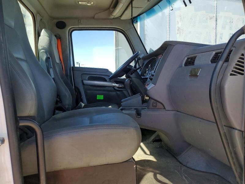 2014 Kenworth T680 Semi Truck