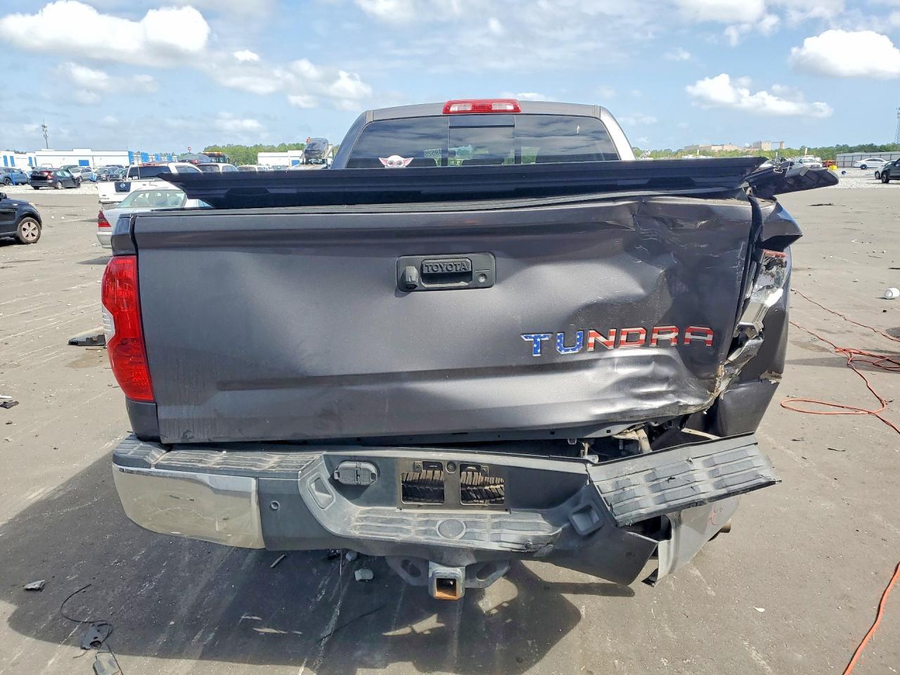 2018 Toyota Tundra SR5