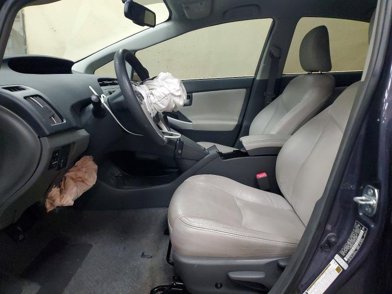 2010 Toyota Prius iii