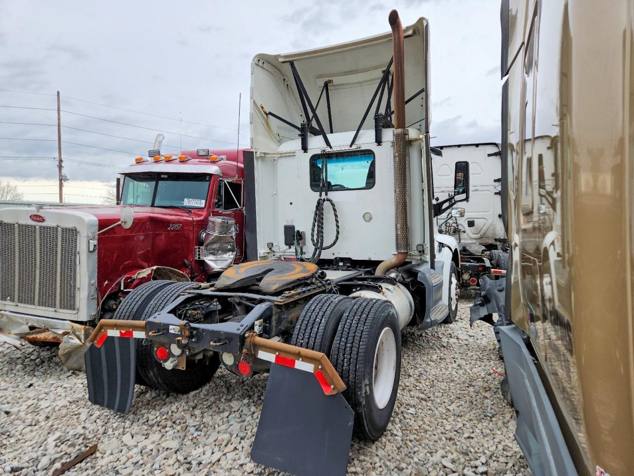 2016 Peterbilt 579 Semi Truck