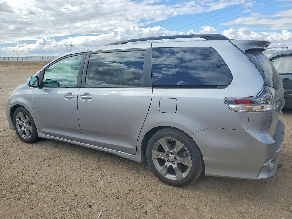 2013 Toyota Sienna Sport
