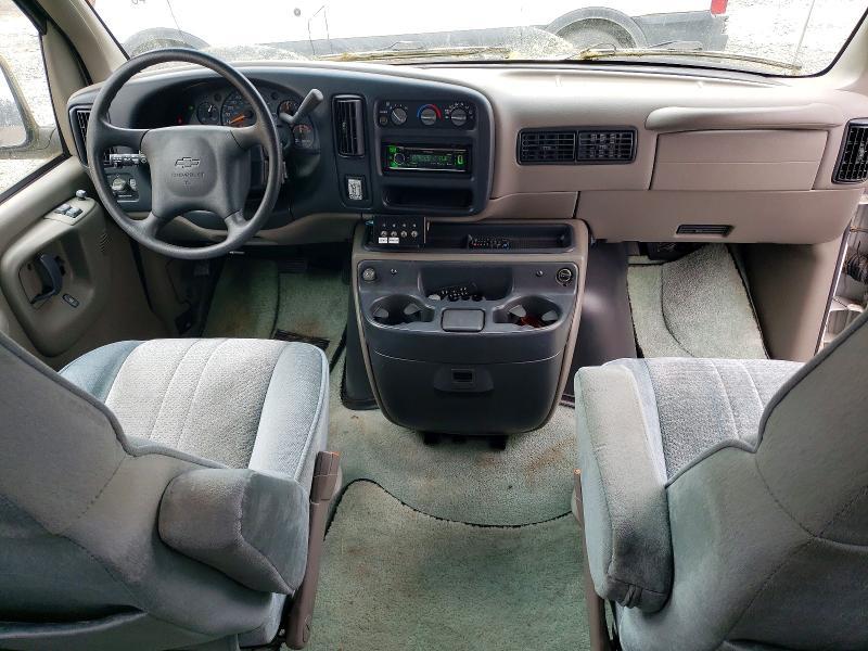 2001 Chev Roadtrk RV