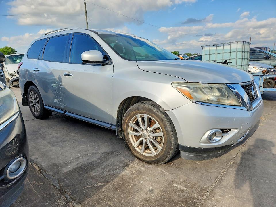 2015 Nissan Pathfinder sv