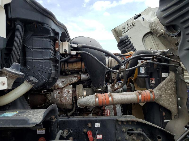 2016 Freightliner Cascadia 125 Semi Truck