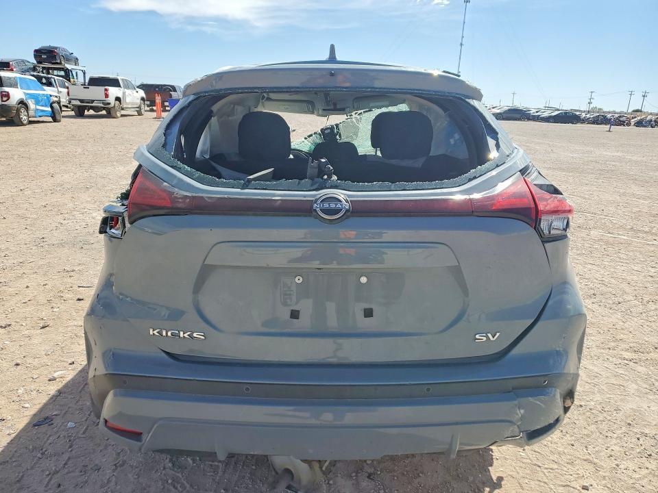 2024 Nissan Kicks sv