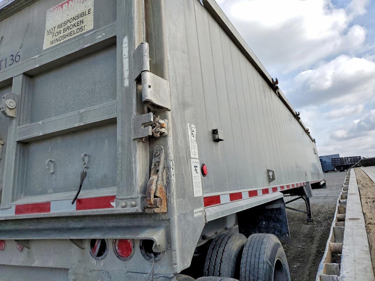2006 East Manufacturing END Dump Trailer