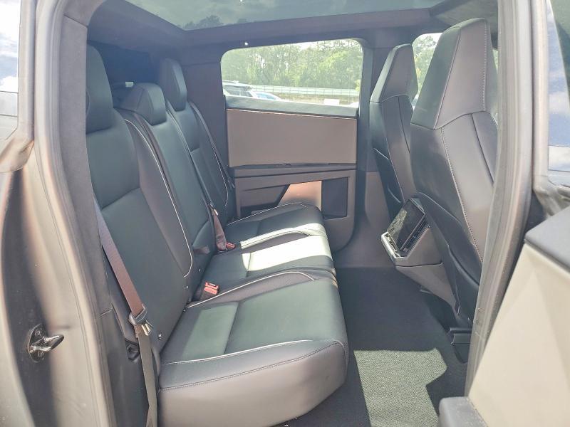 2025 Tesla Cybertruck
