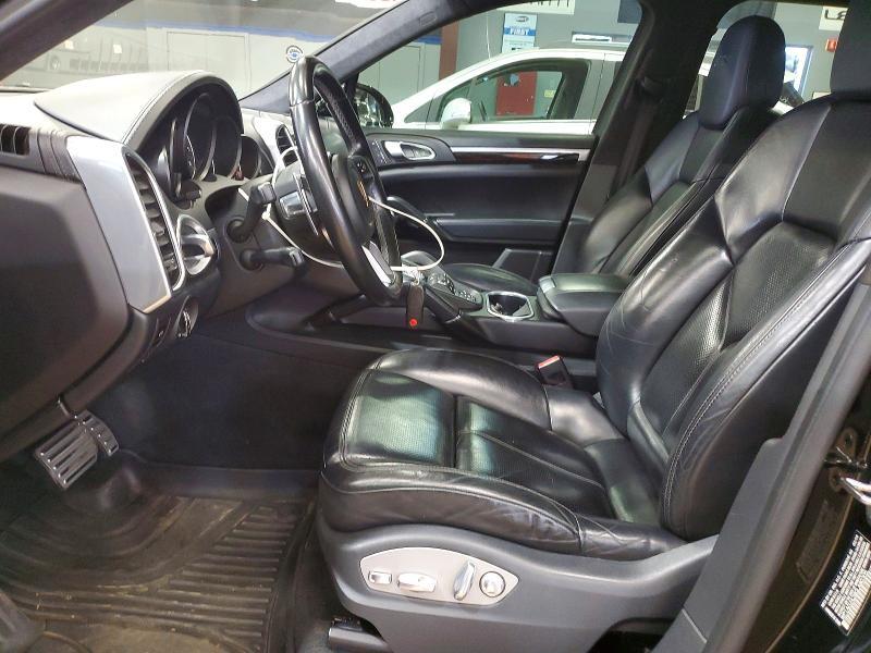 2016 Porsche Cayenne gts