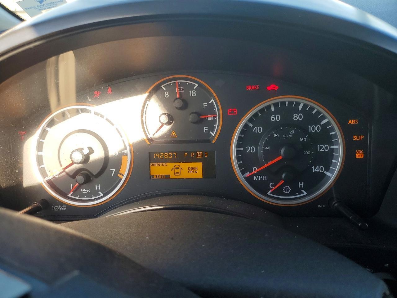 2011 Nissan Titan SV