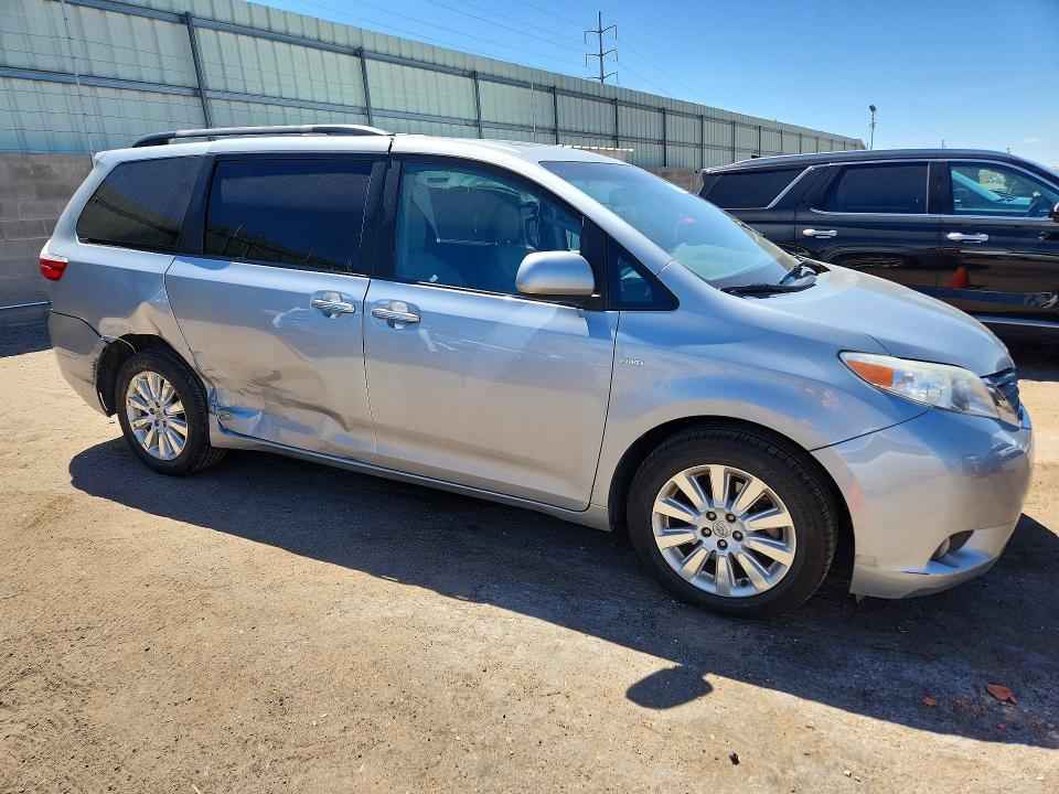 2016 Toyota Sienna xle Premium 7-passenger