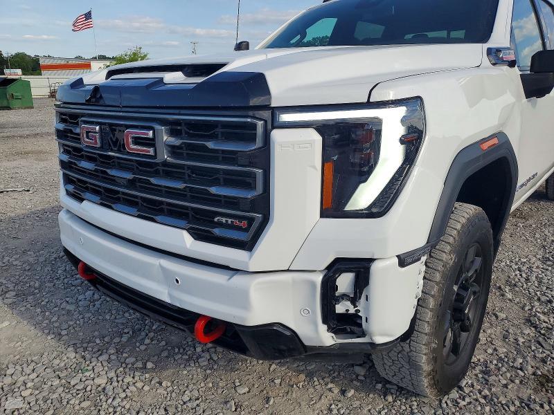 2025 GMC Sierra K2500 AT4