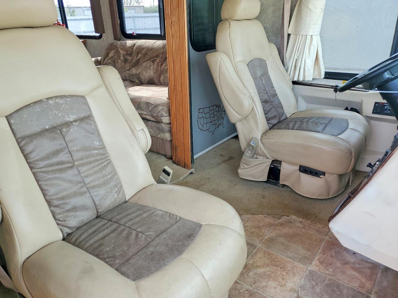 2005 Freigliner Chassis X Line Motor Home