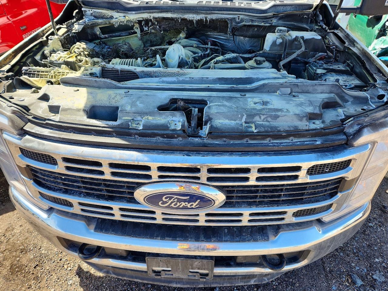 2023 Ford F450 Super Duty Flatbed Truck