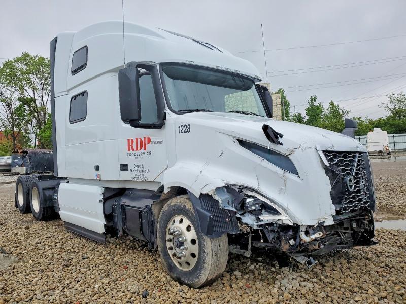 2023 Volv O VNL Semi Truck
