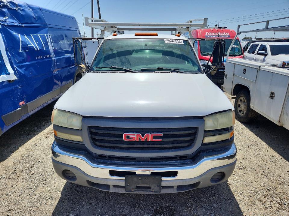 2004 GMC New Sierra C3500