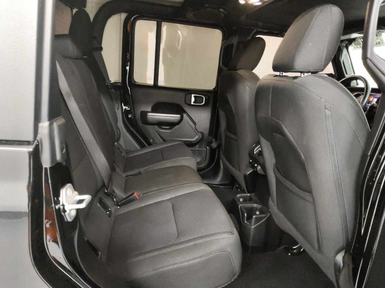 2022 Jeep Gladiator Sport