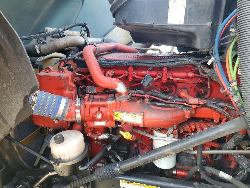 2016 Peterbilt 579 Semi Truck