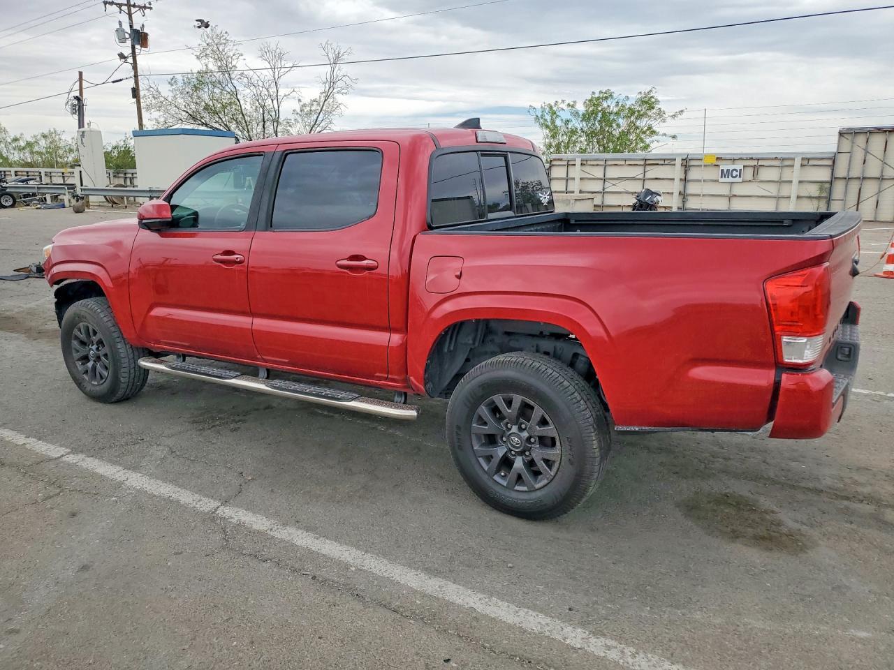 2016 Toyota Tacoma SR