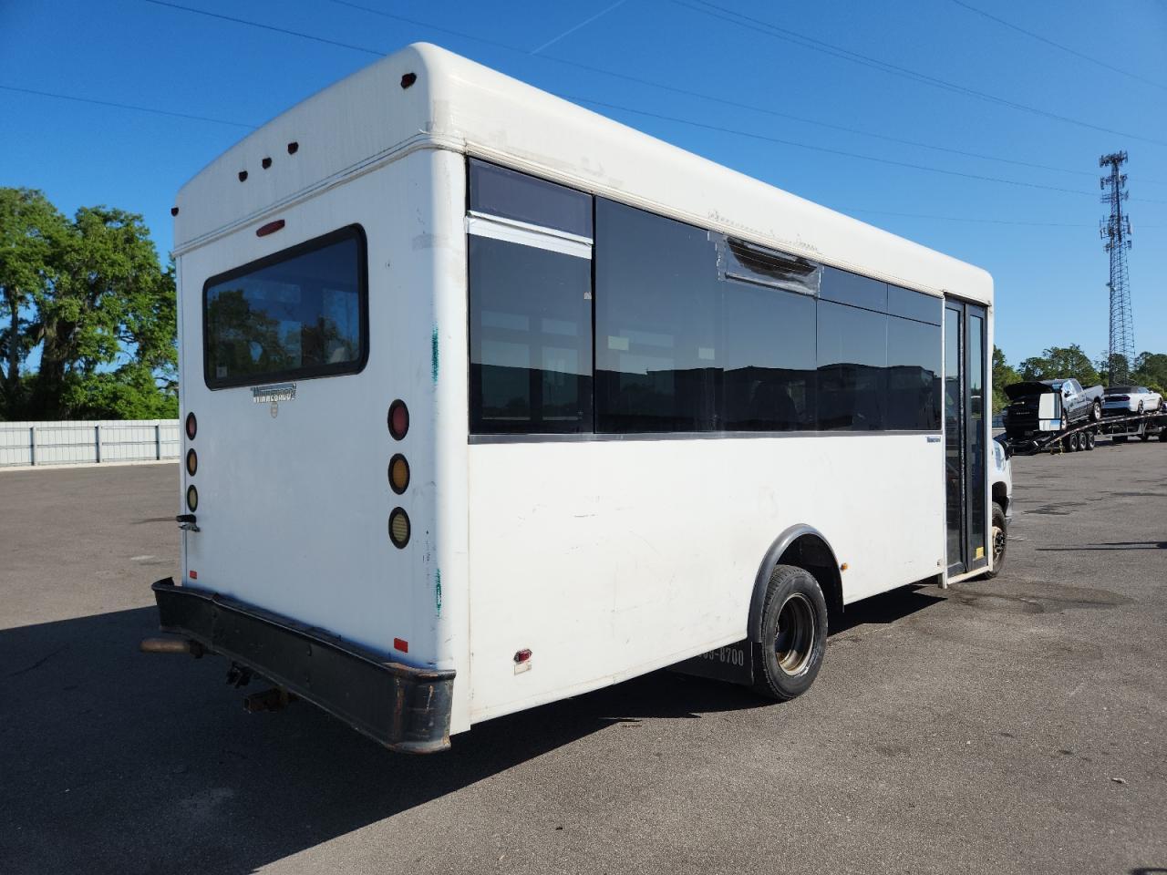 2014 Ford Econoline E450 Super Duty Cutaway Van