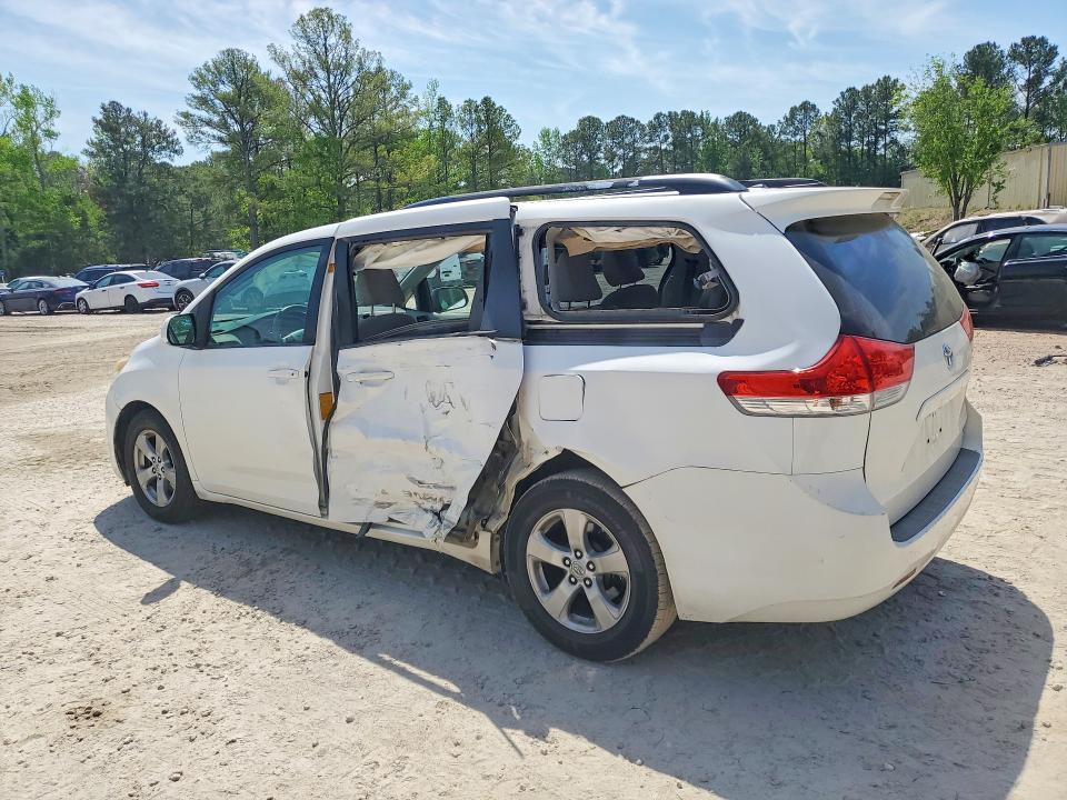 2011 Toyota Sienna le