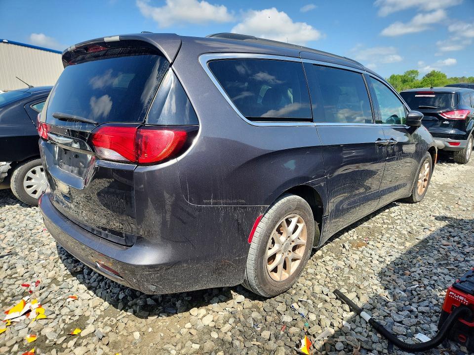 2021 Chrysler Voyager lxi