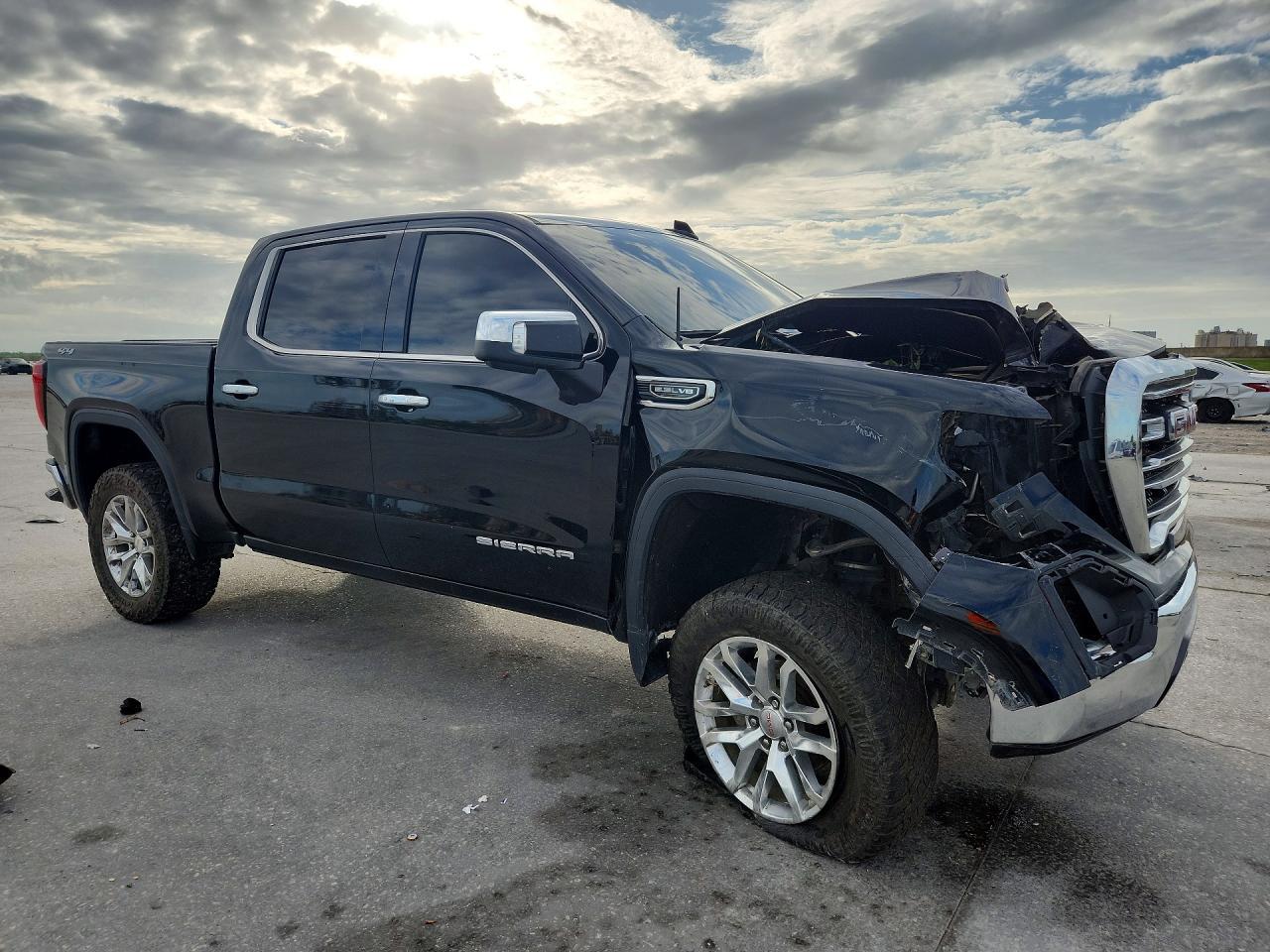2019 GMC Sierra K1500 SLT