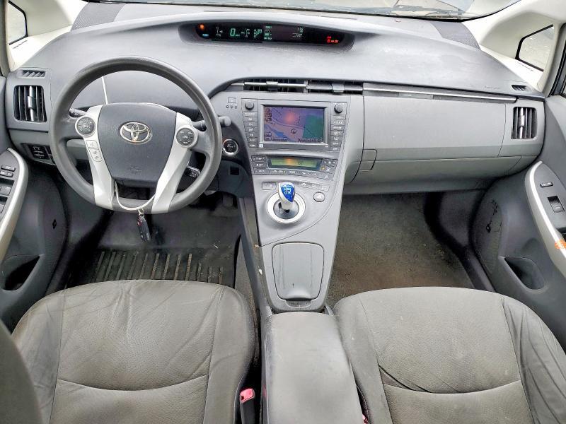 2010 Toyota Prius iii