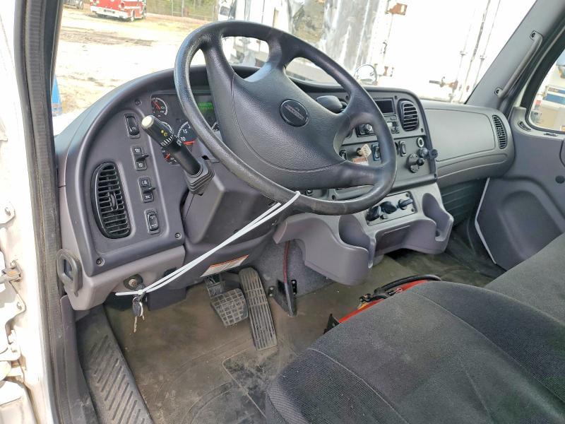 2016 Freightliner Business Class M2 BOX Truck