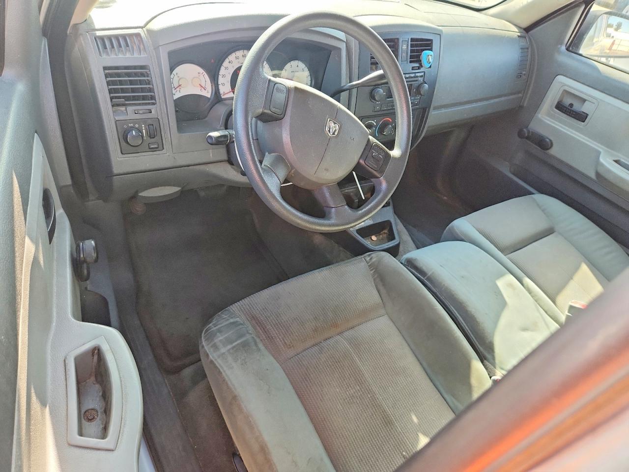 2005 Dodge Dakota ST