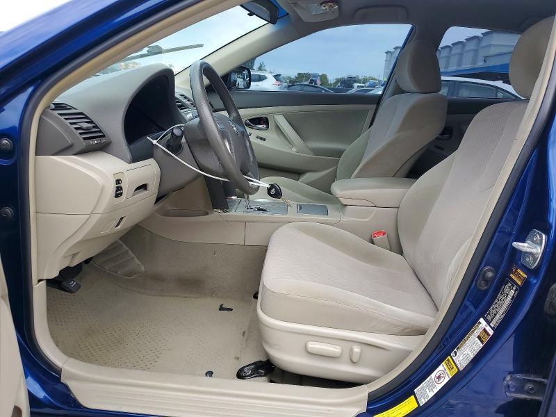 2010 Toyota Camry le