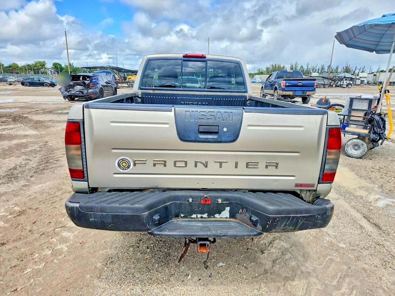2001 Nissan Frontier SC
