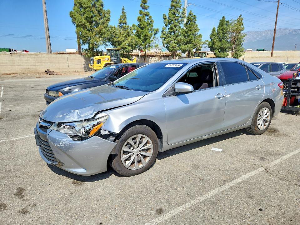 2015 Toyota Camry le