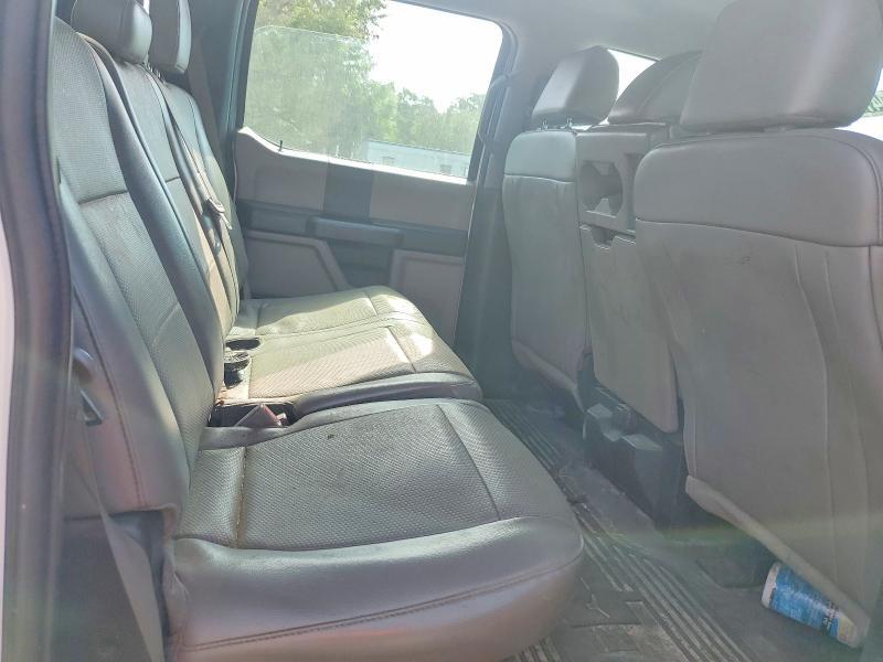 2017 Ford F450 Super Duty Flatbed Truck