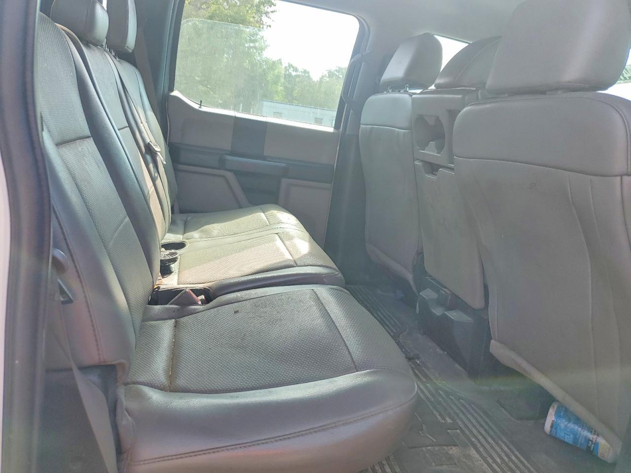 2017 Ford F450 Super Duty Flatbed Truck