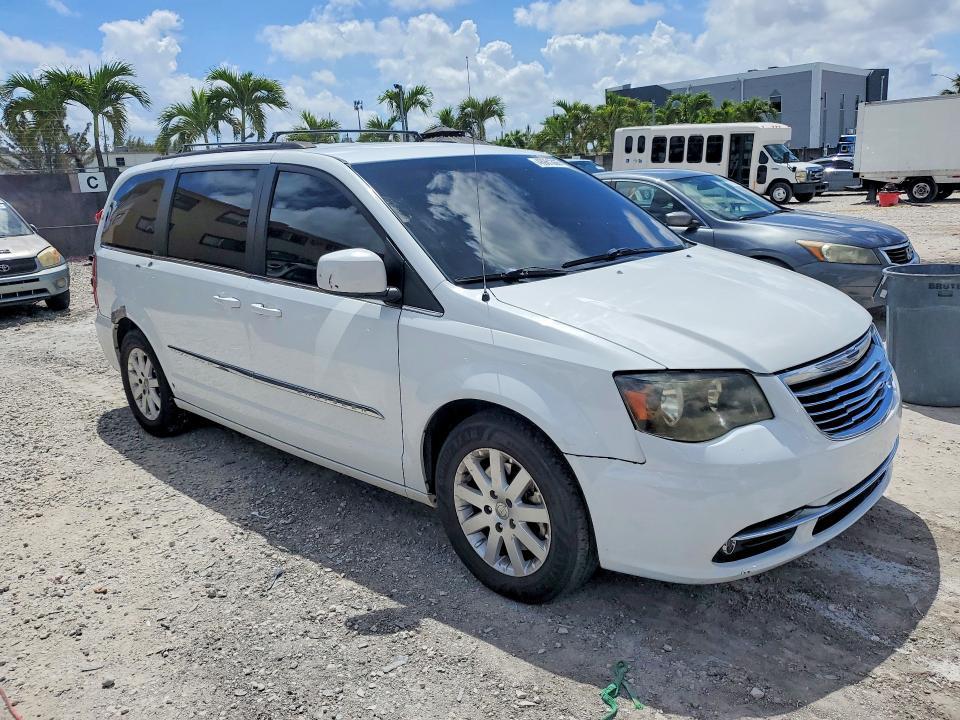 2016 Chrysler Town & Country Touring