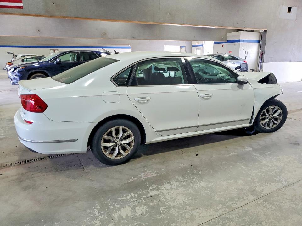 2016 Volkswagen Passat s