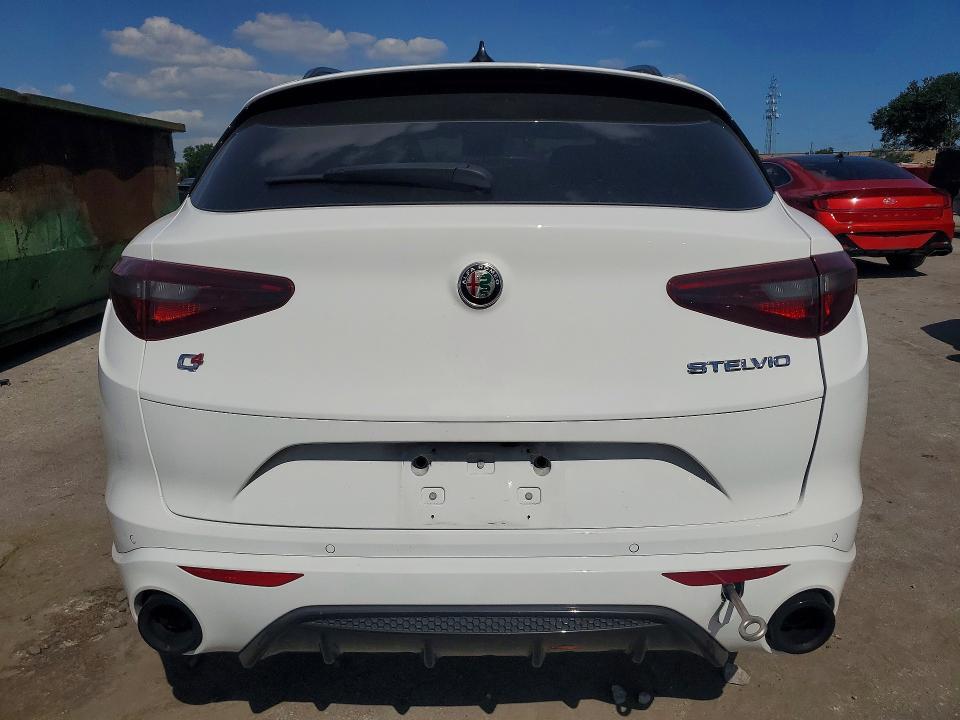 2023 Alfa Romeo Stelvio ti