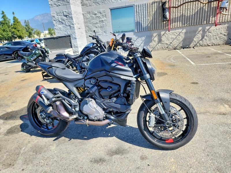 2022 Ducati Monster