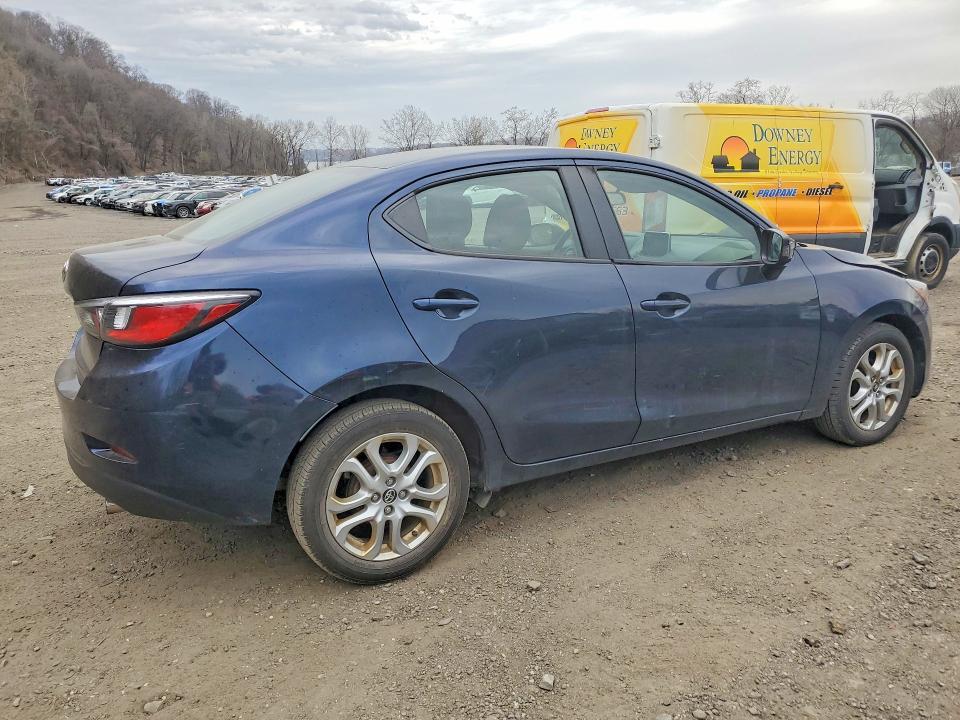 2017 Toyota Yaris ia Base