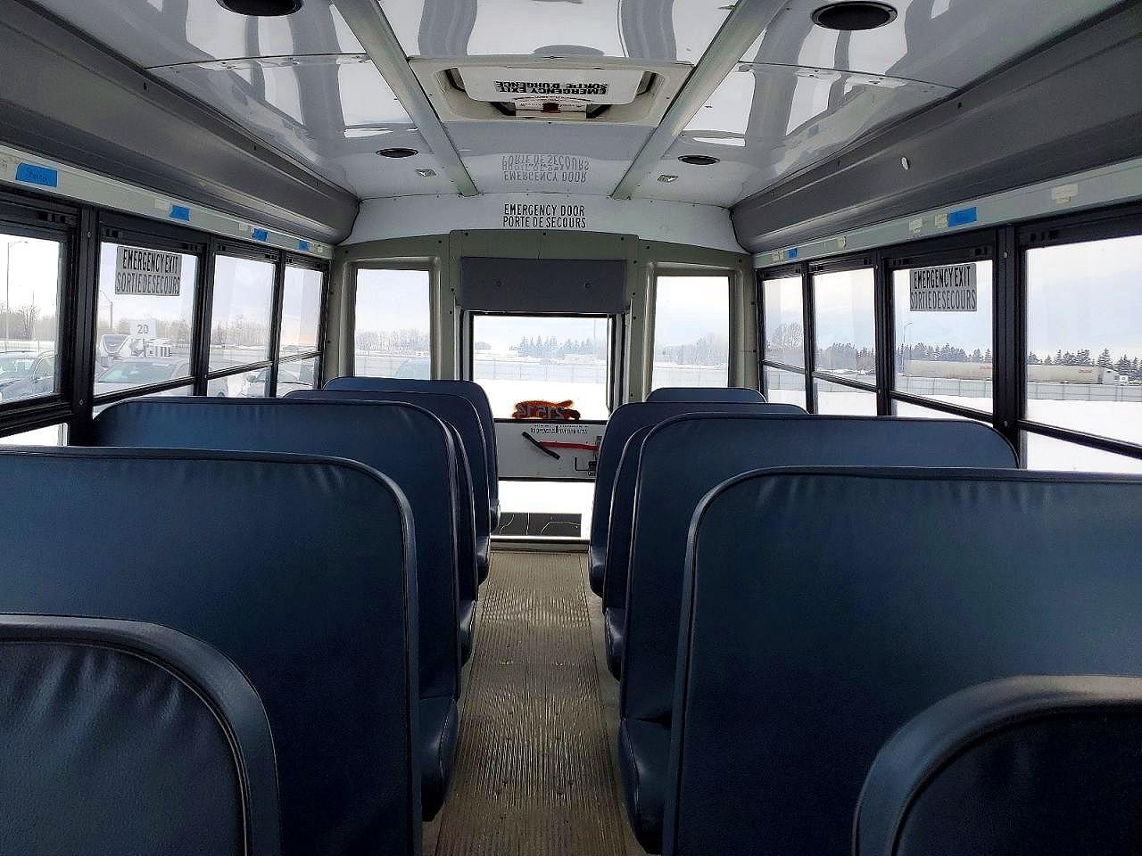 2011 GMC Savana Cutaway G3500