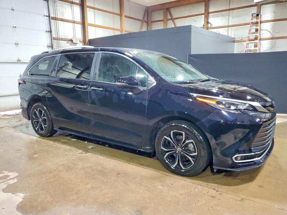 2025 Toyota Sienna Platinum 7-passenger