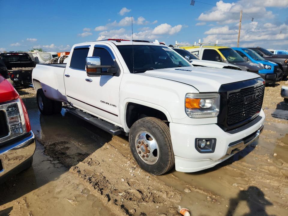 2015 GMC Sierra K3500 Denali