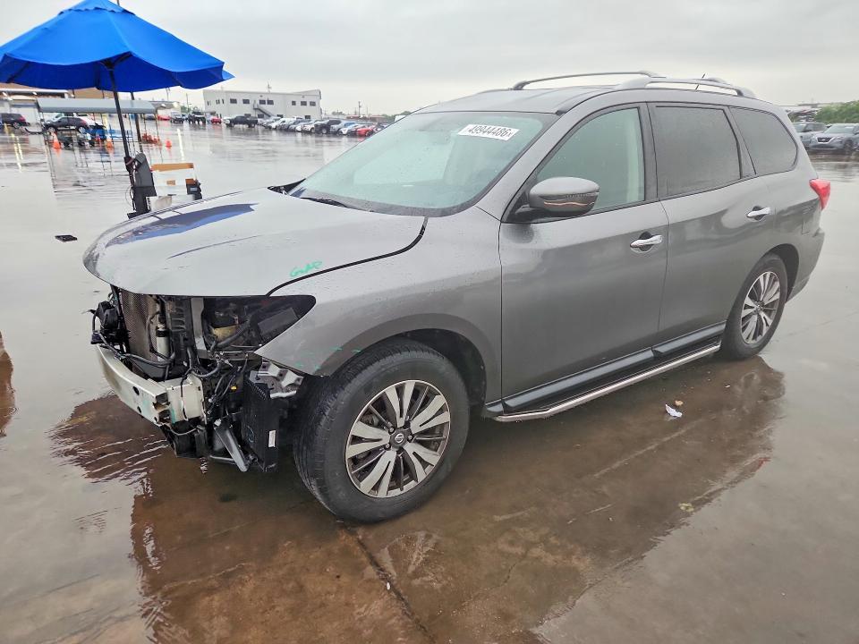 2017 Nissan Pathfinder sv