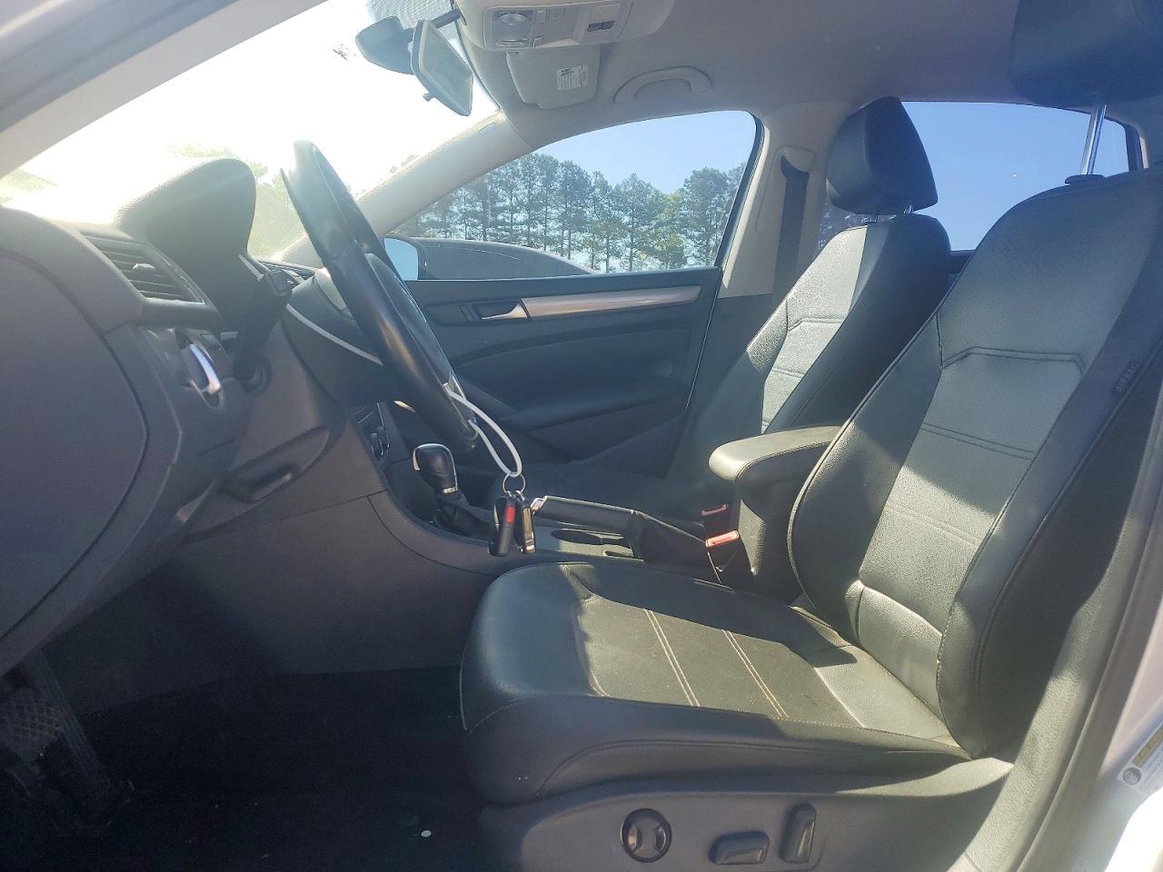 2014 Volkswagen Passat s