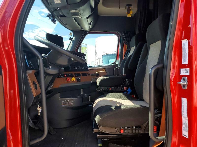 2020 Freightliner Cascadia 126 Semi Truck