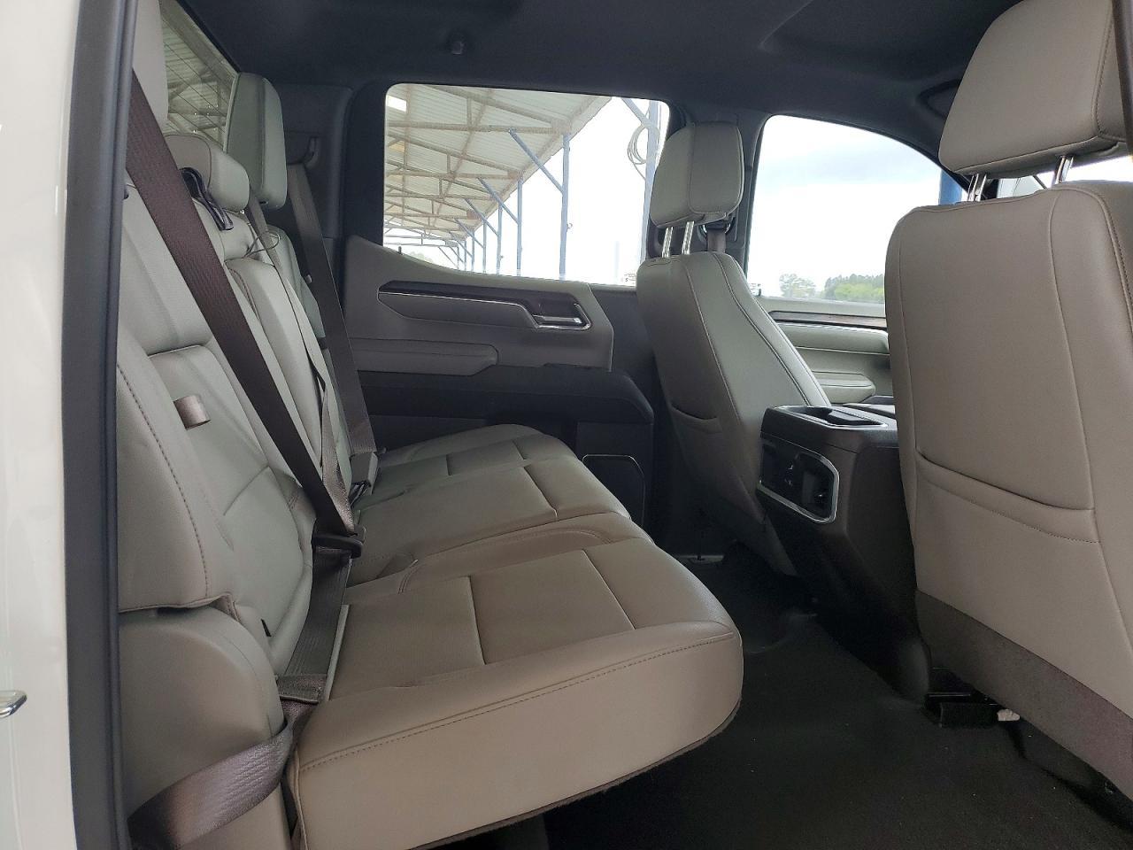 2024 GMC Sierra K1500 SLT