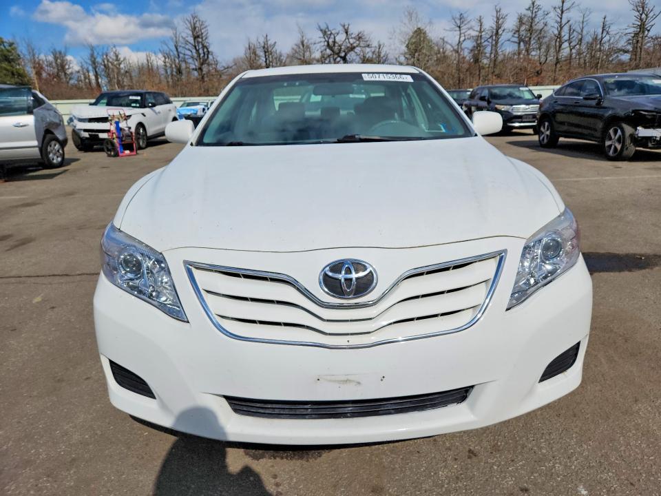 2011 Toyota Camry le